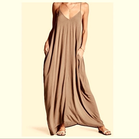 Boho chic loose side pocket tank maxi dress - Picture 3 of 5